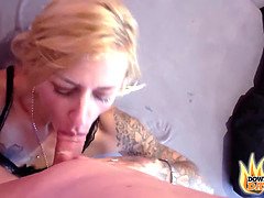 Blonde, Sucer une bite, Tir de sperme, Gorge profonde, Mature, Mère que j'aimerais baiser, Maman, Criant