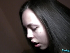 Leie, Tussi, Blasen, Braunhaarige, Aufs gesicht abspritzen, Im freien, Pov, Öffentlich