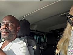 Verga grande, Tetas grandes, Negro, Ébano, Hd, Interracial, Perforación, Público