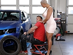 Plantureuse, Voiture, Tchèque, Fétiche, Hd, Talons, Léchez, Mère que j'aimerais baiser