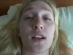 Rubia, Corrida, Masturbacion con pies, Novia, Besar, Aceite, Orgasmo, Coño