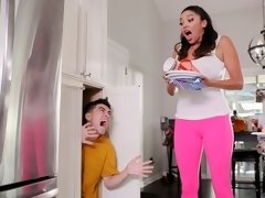 デカ尻, デカパイ, フェラチオ, 茶髪の, バック, 手コキする, ハードコア, ストリッピング