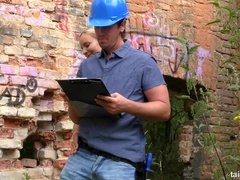 Rubia, Mamada, Vestidas, Semen en la boca, Corridas, Sexo duro, Al aire libre, Orinar