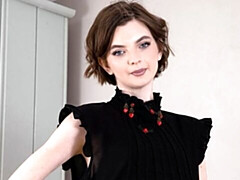 Doigter, Masturbation, Cheveux courts, Maigrichonne, Solo, Dénudage, Adolescente, Nénés