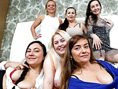 Большая жопа, Пальцем, Поцелуи, Лесбиянка, Белье, Мастурбация, Бритые, Стриптизерша