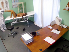 Amateur, Médico, Penetracion con dedos, Enfermera, Oficina, Coño, Uniforme, Voyeur