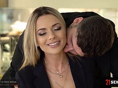 Grosse bite, Gros seins, Blonde, Sucer une bite, Tir de sperme, Gorge profonde, Hd, Lingerie