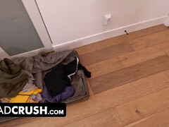 18 ans, Éjaculation interne, Doigter, Hard, Mamelons, Pov, Rugueux, Tabou