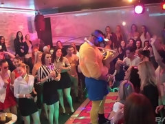 ブロンド, フェラチオ, ヨーロピアン, 眼鏡, グループ, 異人種間, 現実, タトゥー