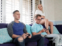 Schlafzimmer, Grosser arsch, Blasen, Freundin, Lecken, Schlampe, Tätowierung, Titten