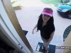 Pizza delivery girl fucks for cash on video