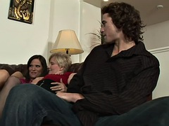 アナル, デカパイ, バイセクシャル, ゲイ, ハードコア, 淫乱熟女, オージー, 三人