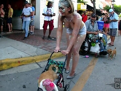 Enthousiasteling, Grote mammen, Schattig, Moeder die ik wil neuken, Natuurlijk, Tepels, Buiten, Kut duiken