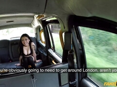 Asiatique, Grosse bite, Noire, Brunette brune, Voiture, Gorge profonde, Japonaise, Chevaucher