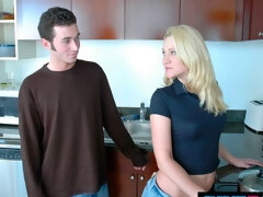 Leie, Blasen, Handjob, Küssen, Küche, Rasiert, Jungendliche (18+), Titten