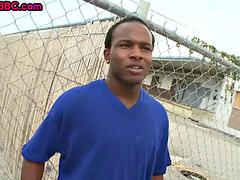 Grosser schwanz, Schwarz, Blasen, Schwarz, Schwul, Interrassisch, Im freien, Öffentlich