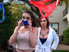 Doigter, Embrassement, Masturbation, Mère que j'aimerais baiser, Chatte, Rousse roux, Dénudage, Tatouage