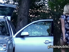 Nana, Blonde, Attrapée, Compilation, Public, Rousse roux, Solo, Sous la jupe