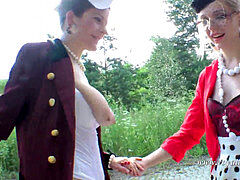 Lesbiana, Al aire libre, Medias largas