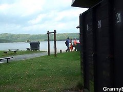 Wohlbeleibte schöne frauen, Vollbusig, Oma, Reif, Mutti, Öffentlich, Schlaffe titten, Jungendliche (18+)