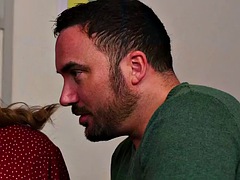 美女, デカチン, フェラチオ, 着衣女と全裸男, フェムドム, 手コキする, 淫乱熟女, フェラする