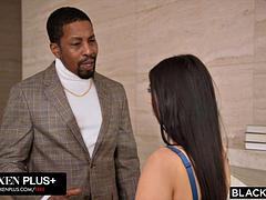 Grosse bite, Gros seins, Brunette brune, Rondelette, Noir ébène, Branlette thaïlandaise, Interracial, Nénés