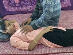Hot Desi Bhabhi Parnita Fucking Hard in Room - Indian Sex Video