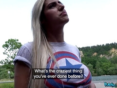 Amateur, Blonde, Sucer une bite, Brunette brune, Tir de sperme, Queue, Public, Fessée