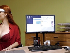 18 años, Tetas grandes, Mamada, Dinero, Pov, Público, Pelirrojo, Adolescente