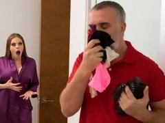 Grote kont, Grote mammen, Blond, Gevangen, Handbeurt, Moeder die ik wil neuken, Geschoren, Tatoeage