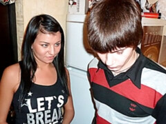 Sucer une bite, Brunette brune, Cocu, En levrette, Culottes ou slips, Rasée, Adolescente, Nénés