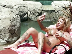 Chica, Rubia, Engañando, Garganta profunda, Polla, Atragantadas, Sexo duro, Lamidas