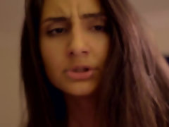 Brunette brune, Faciale, Hard, Petite femme, Se déshabiller, Grande, Serré, Mouillée