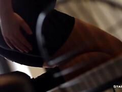 Morena, Bragas, Pequeña, Coño, Afeitado, Sexo soft, Solo, Tetas