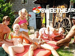 Leie, Hundestellung, Fetisch, Gruppe, Handjob, Hd, Im freien, Muschi