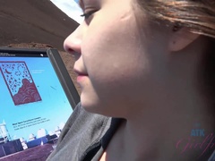 Amateur, Petite amie, Nue, De plein air, Petite femme, Pov, Public, Mouillée