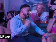 デカ尻, ダンス, 手コキする, Hd, 巨大, 淫乱熟女, パーティ, オッパイの