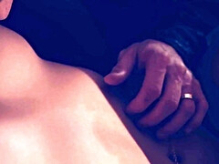 Américain, Gros seins, Sucer une bite, Brunette brune, Couple, Éjaculation interne, Petite amie, Nénés