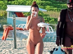 Strand, Grote kont, Bruinharig, Diep in de keel, Tepels, Buiten, Openbaar, Tieten likken