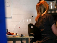 In den arsch, Tussi, Grosser arsch, Grosse titten, Blasen, Braunhaarige, Handjob, Reif