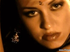 Brunette brune, Hd, Indienne, Mère que j'aimerais baiser, Nue  à poil, Naturelle, Nue, Se déshabiller