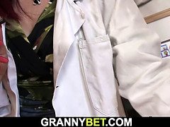 Blasen, Geile alte tussi, Kehlenfick, Reif, Milf, Mutti, Realität, Stiefmutter