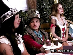 Красотки, Большой член, Минет, Грудастые, Семяизвержение, Милф, Оргии, Сиськи