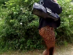 Sucer une bite, Plantureuse, Classique, Gorge profonde, Piercing, Public, Rasée, Nénés