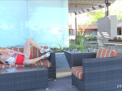 Acercamiento, Extremo, Fetiche, Masturbación, Orgasmo, Público, Solo, Bajo la falda