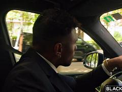 Nana, Grosse bite, Noire, Blonde, Noir ébène, Interracial, Plan cul à trois, Nénés