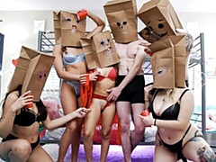 18 jahre, Grosser arsch, Grosser schwanz, Grosse titten, Blasen, Hundestellung, Orgie, Dürr