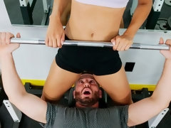 お尻, フェラチオ, バック, ジム, 手コキする, 異人種間, スポーツ, ティーン