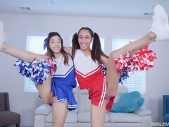 Arsch, Blasen, Frau frau mann, Handjob, Pov, Rasiert, Jungendliche (18+), Flotter dreier