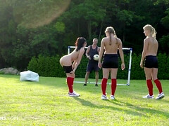 18 jahre, Blondine, Blasen, Braunhaarige, Spermaladung, Tschechisch, Flotter vierer, Im freien